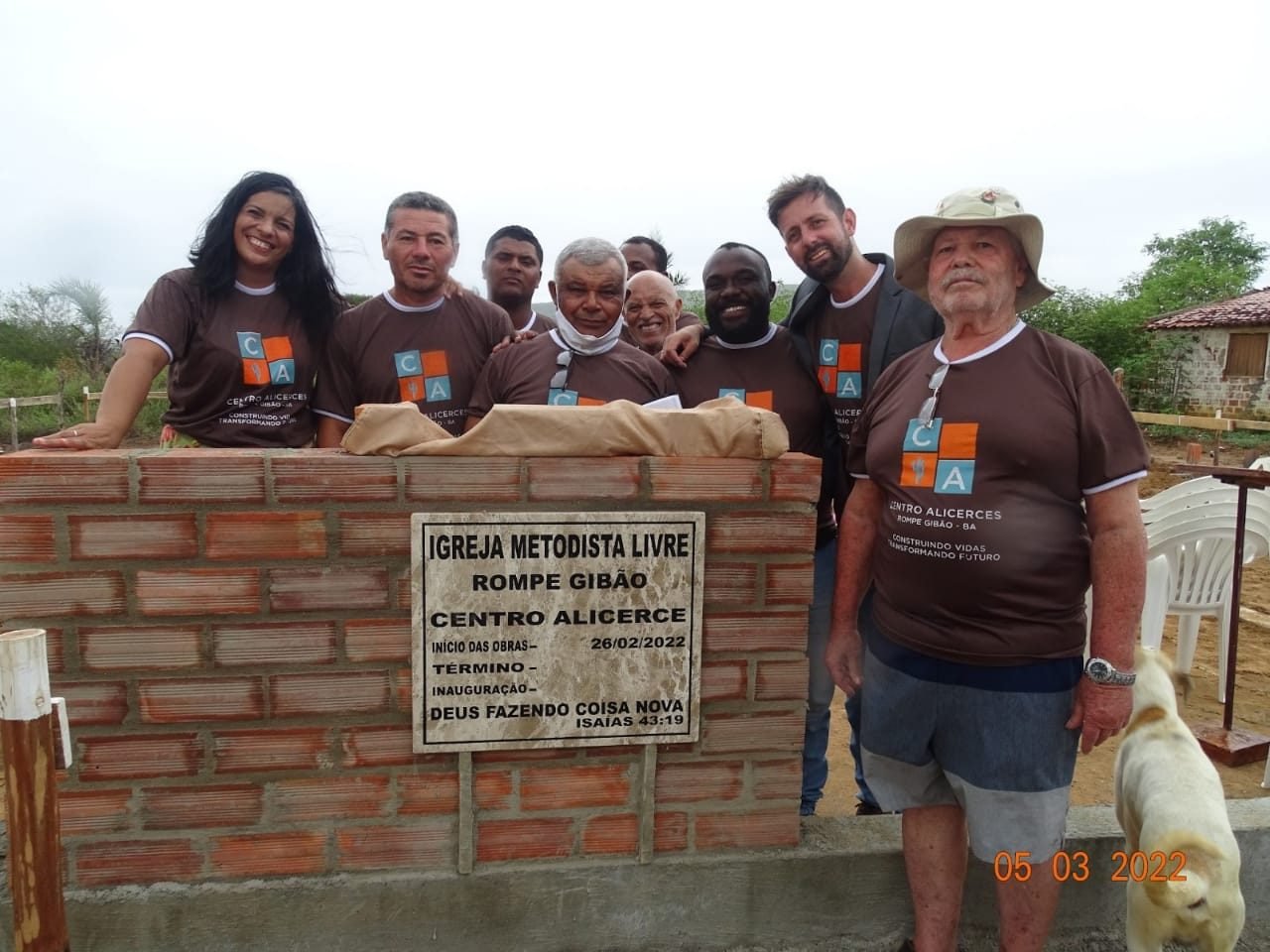 Equipe de voluntários do VEM no Centro Alicerce, em Rompe Gibão – BA