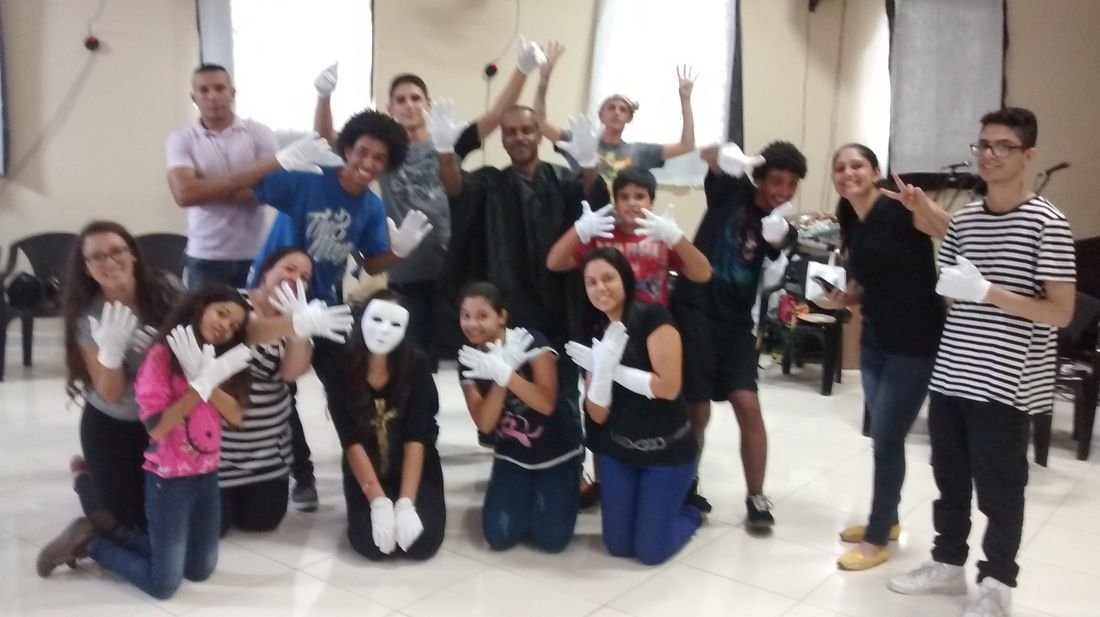 Oficina de teatro com jovens